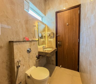 Century Wintersun Executive Room Washroom (1)