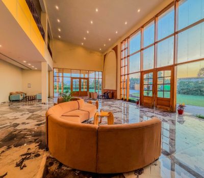 Lobby or Reception Jimcorbett (2)